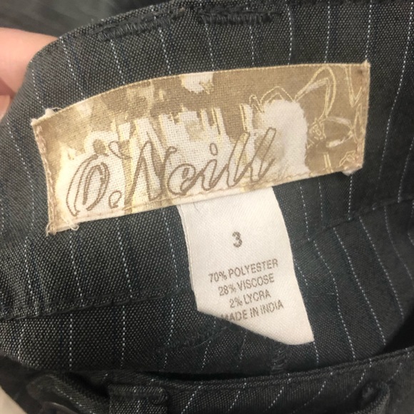 🔥O’Neill gray pin striped shorts - Picture 3 of 3